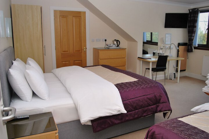 Room 12 of 30