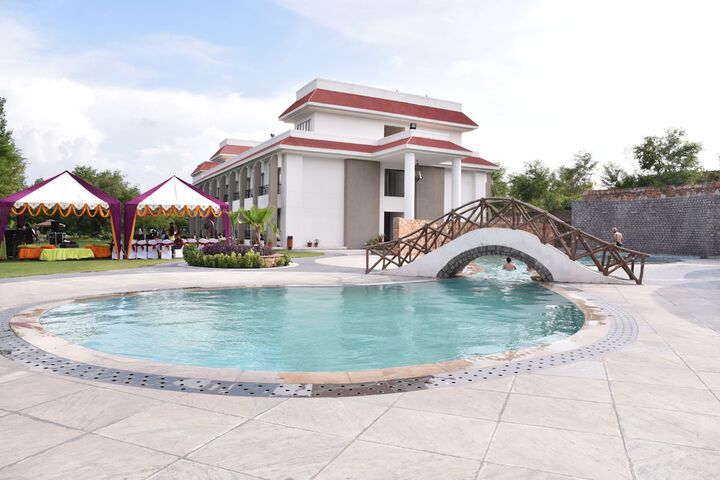 Pool 44 of 64