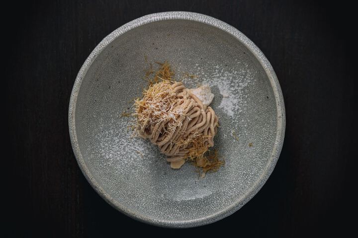 Dining 32 of 65