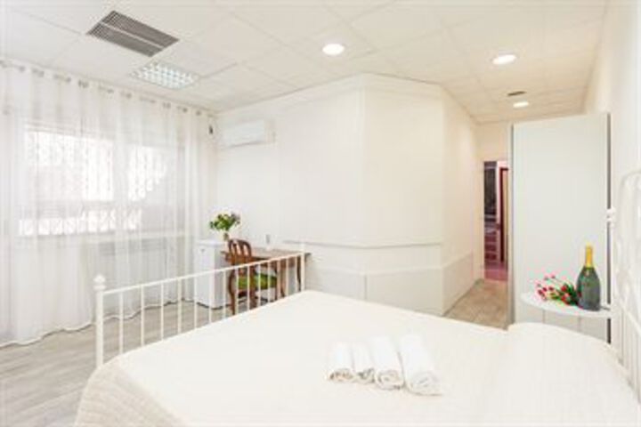 Room 15 of 23