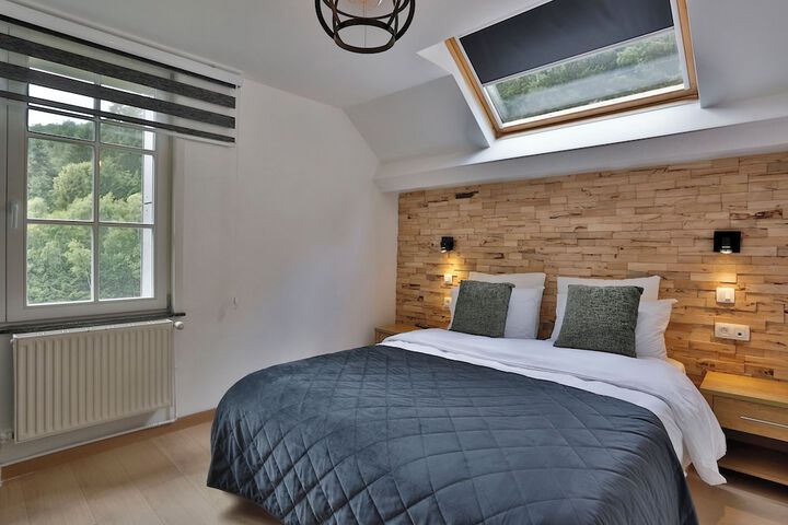 Room 8 of 21