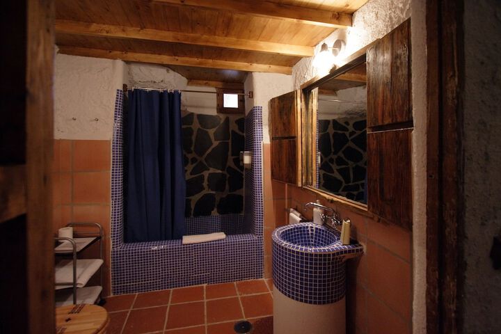Room 26 of 40