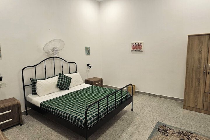 Room 2 of 9