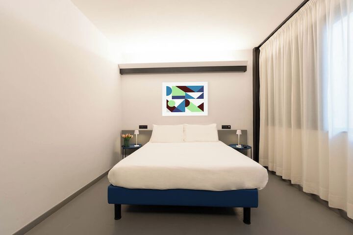 Room 26 of 74