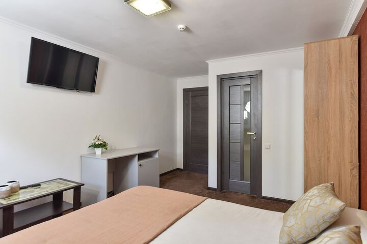 Room 8 of 45