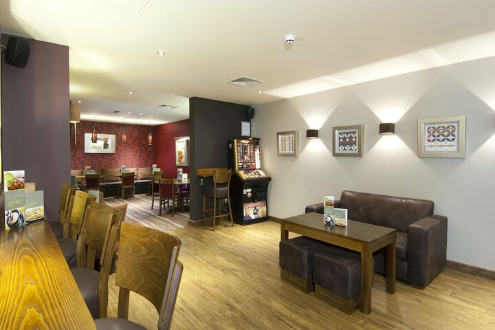 Dining 27 of 38