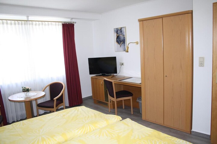 Room 9 of 67