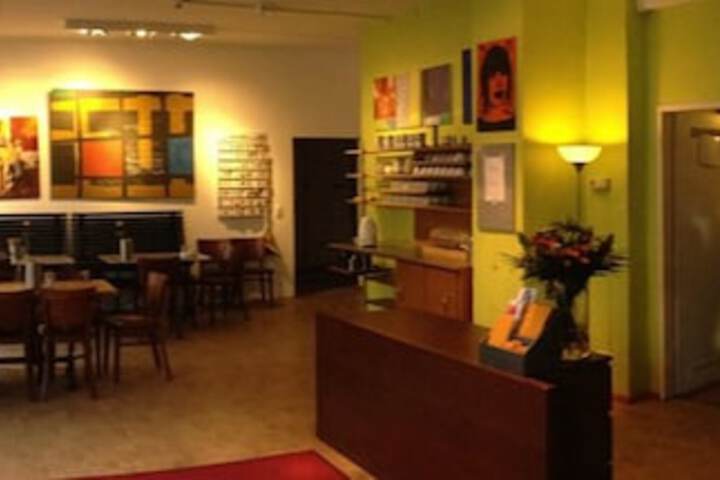 Entrance & Lobby