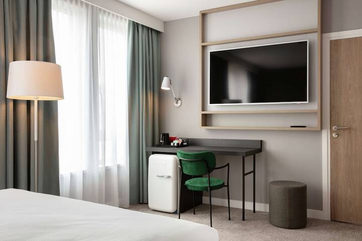 Room 6 of 40