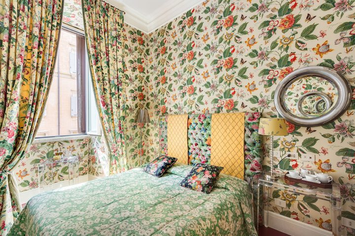Room 11 of 27