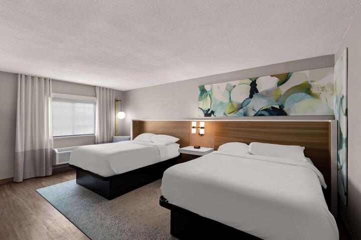 2 Queen Beds (4 of 13)