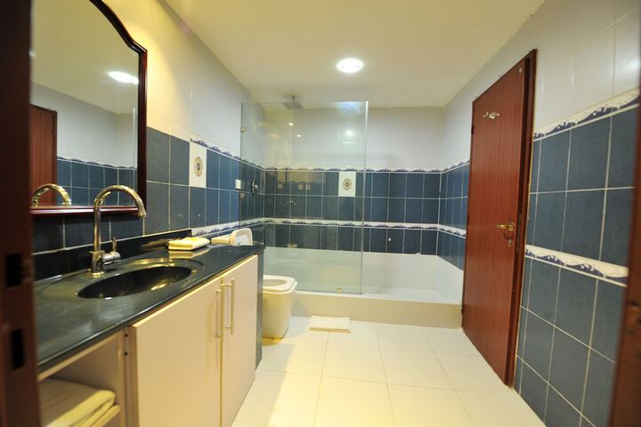 Room 12 of 20