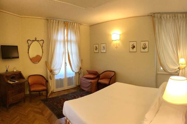 Room 12 of 53