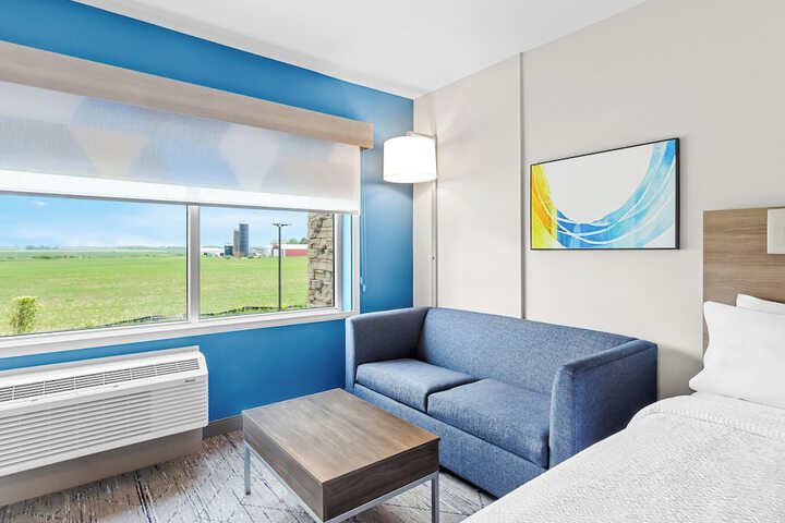 Room 8 of 40