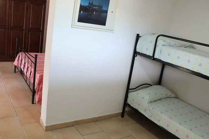 Room 6 of 15
