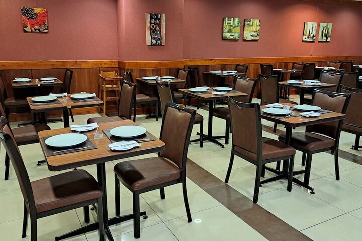 Dining 35 of 47
