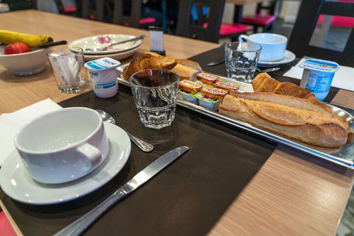 Breakfast/Coffee Service 31 of 38