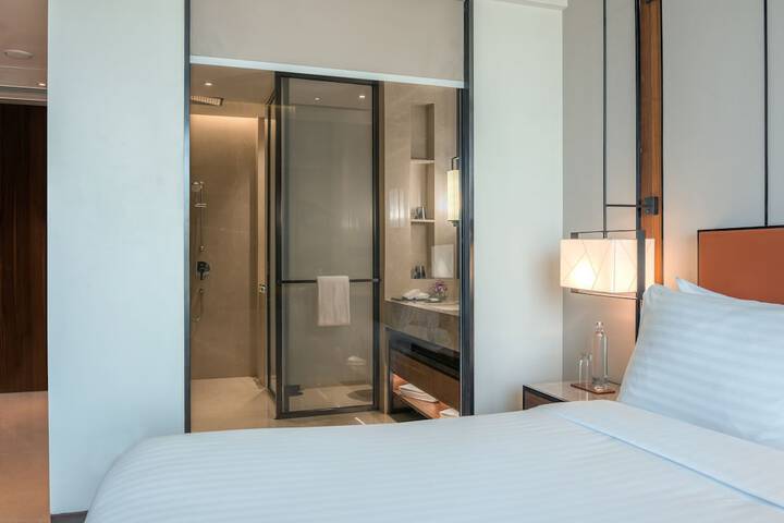 Room 27 of 110