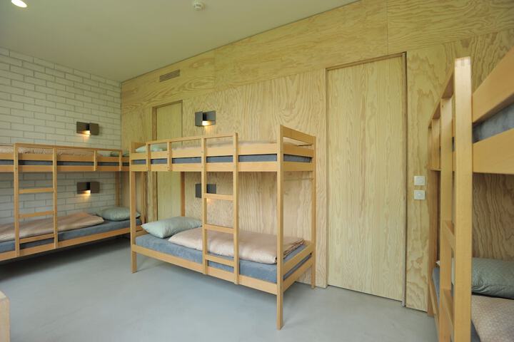 Room 16 of 39