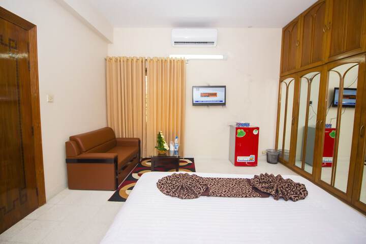 Room 17 of 35