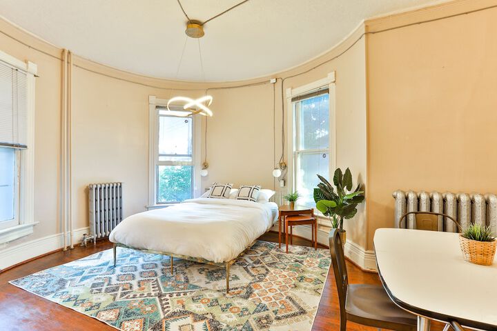 Room 4 of 70