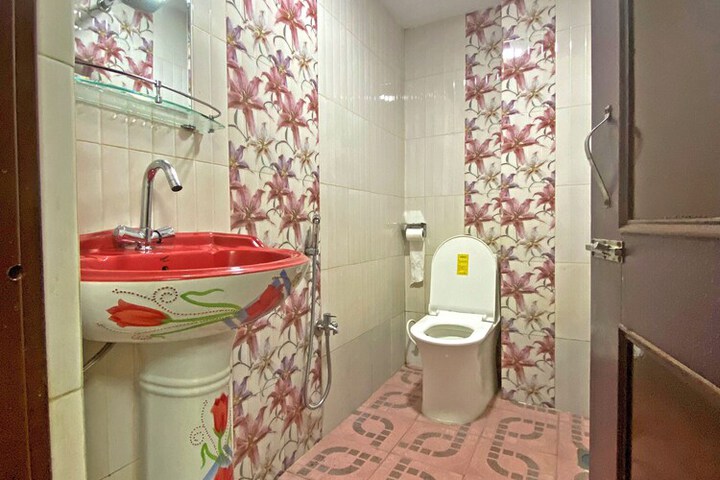 Room 105 of 119