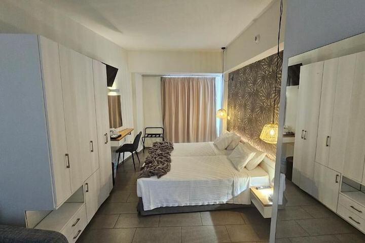 Room 53 of 91