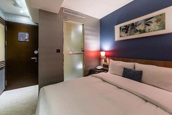 Room 35 of 52