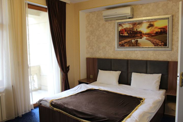 Room 3 of 9
