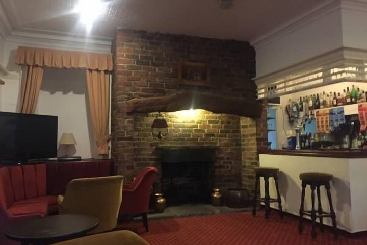 Lounge 45 of 67