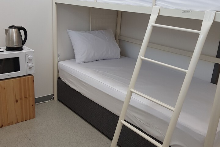 Room 17 of 39