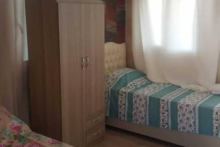 Room 6 of 18