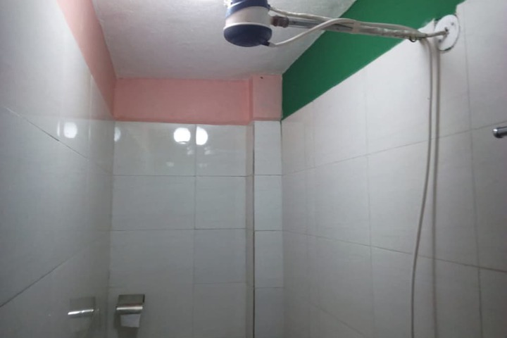 Room 10 of 14