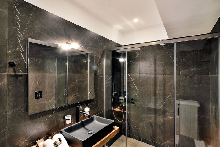 Room 18 of 27
