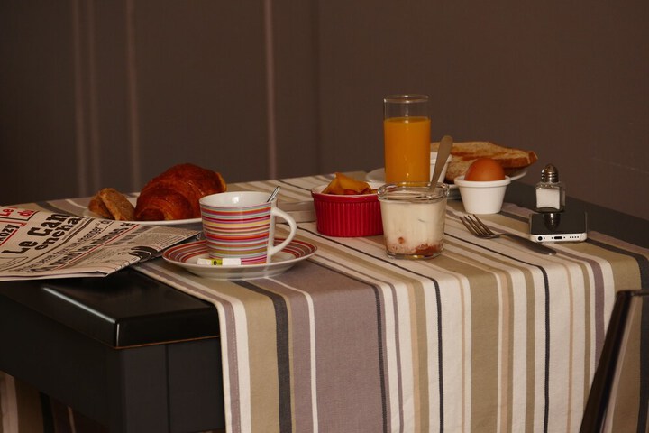 Dining 22 of 35