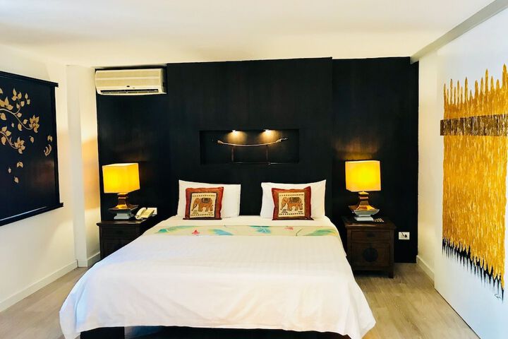Room 27 of 106