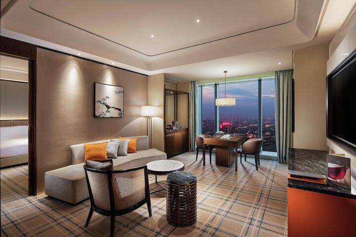 Room 16 of 70