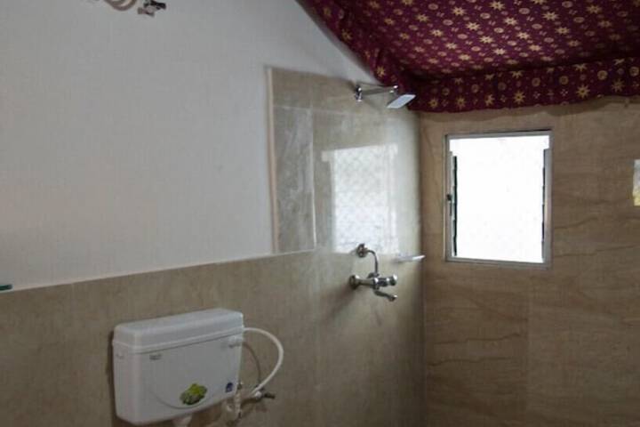 Room 4 of 19