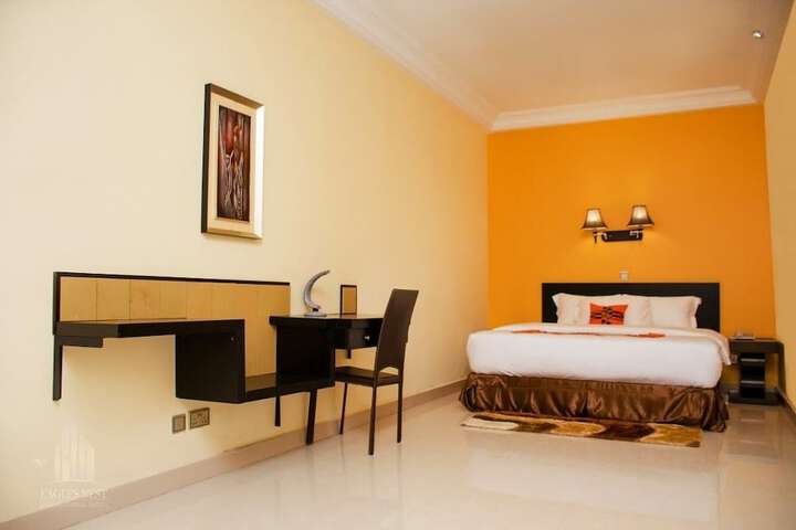 Room 8 of 15