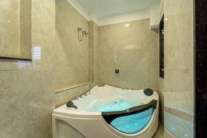 Room 15 of 24