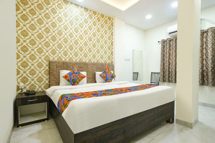 Room 16 of 27