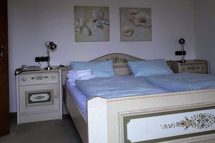 Room 4 of 52