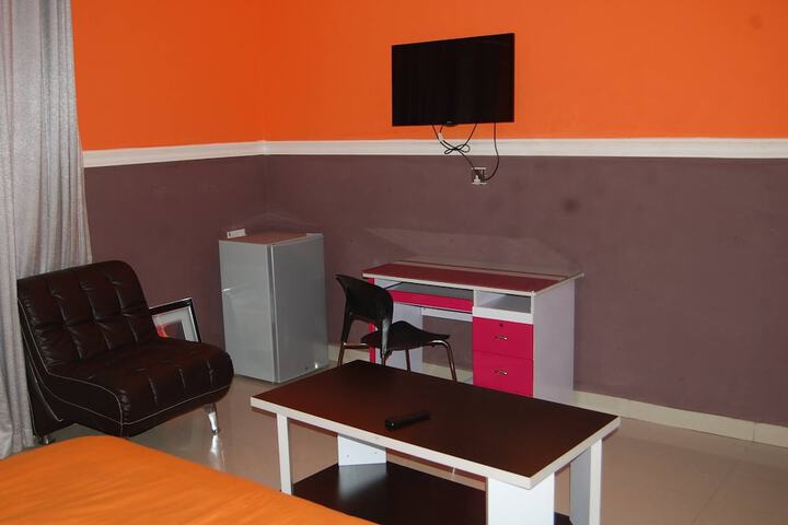 Room 2 of 10