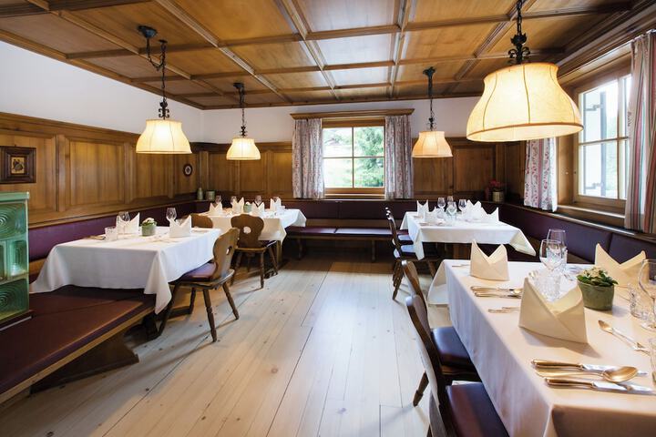 Dining 54 of 69
