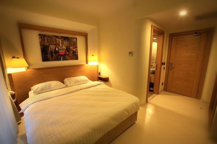 Room 42 of 74