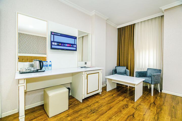 Room 2 of 53