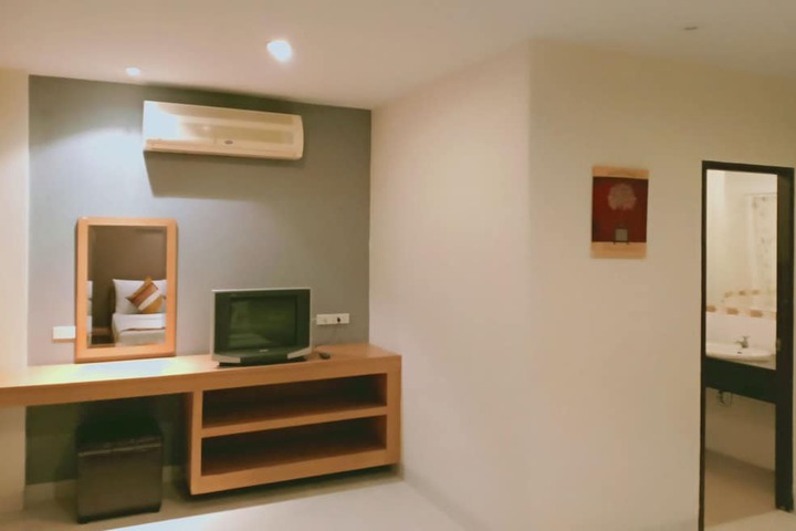 Room 25 of 35