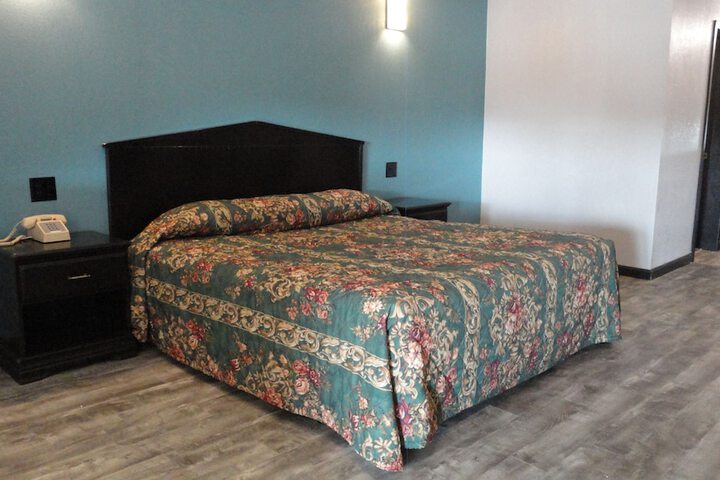 Room 9 of 30