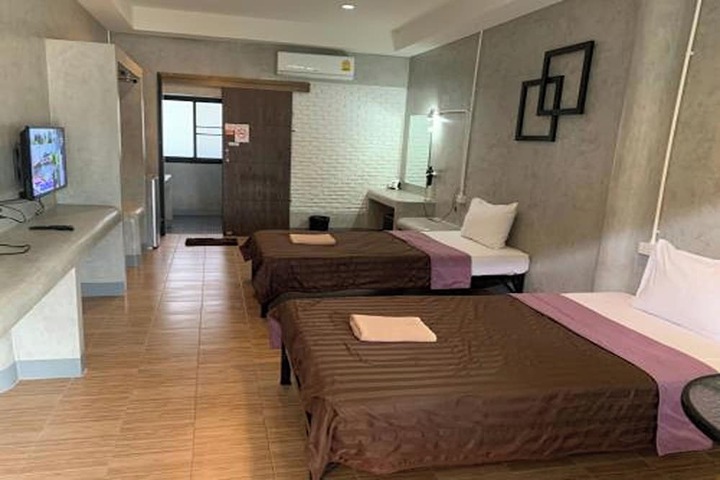 Room 26 of 95