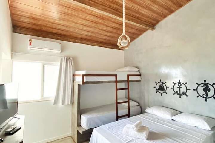 Room 14 of 34